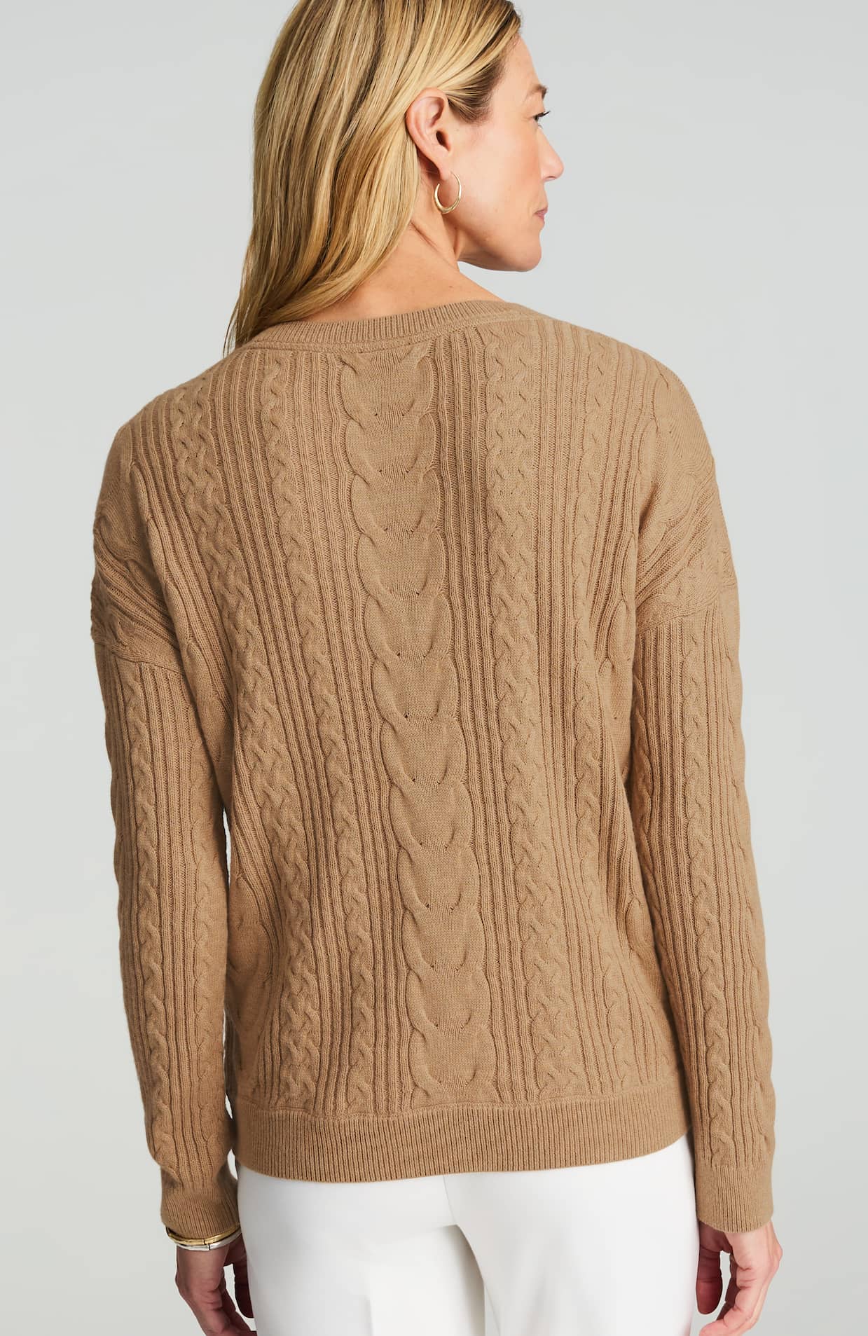 335131_GAE_BACK.jpg
