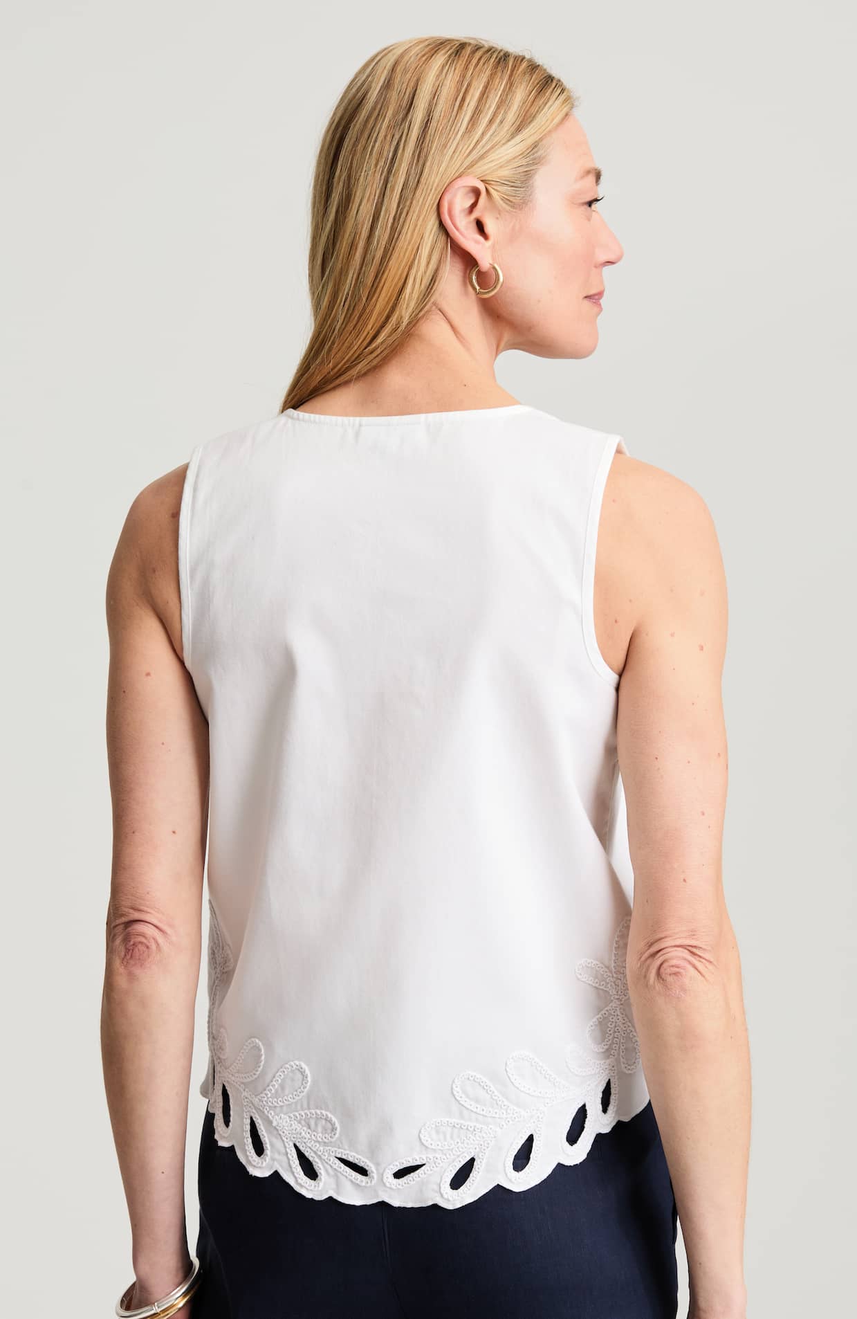 347791_801_BACK.jpg