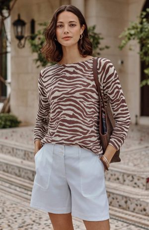 Linen-Stretch Shorts