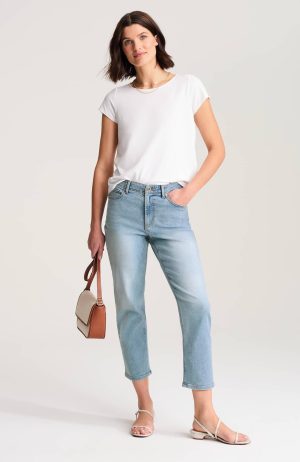 Curvy-Fit Straight-Leg Cropped Jeans